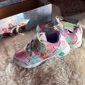 *NWT* Toddler Frozen Light Up Shoes- Disney